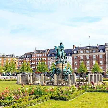 Apartment Luxury Penthouse - Private Balcony - Heart Of *