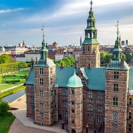 Luxury Penthouse - Private Balcony - Heart Of