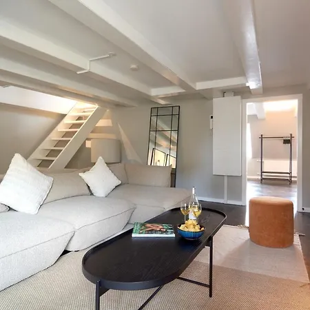 Luxury Penthouse - Private Balcony - Heart Of *