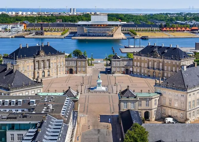 Luxury Penthouse - Private Balcony - Heart Of Apartman