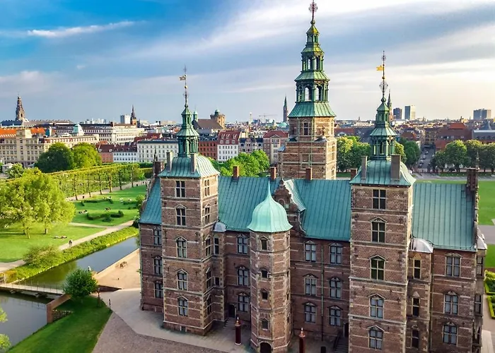 Luxury Penthouse - Private Balcony - Heart Of