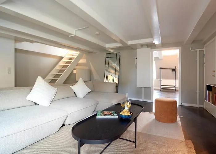 Luxury Penthouse - Private Balcony - Heart Of *