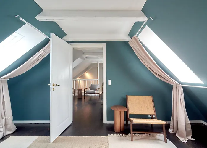 Luxury Penthouse - Private Balcony - Heart Of