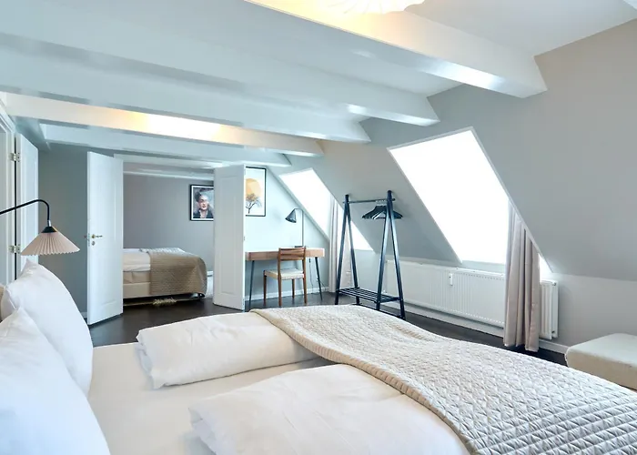 Luxury Penthouse - Private Balcony - Heart Of *