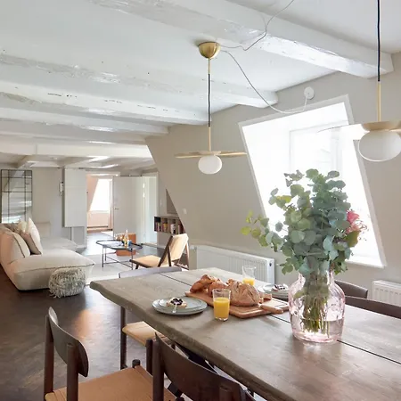 Luxury Penthouse - Private Balcony - Heart Of Appartement *